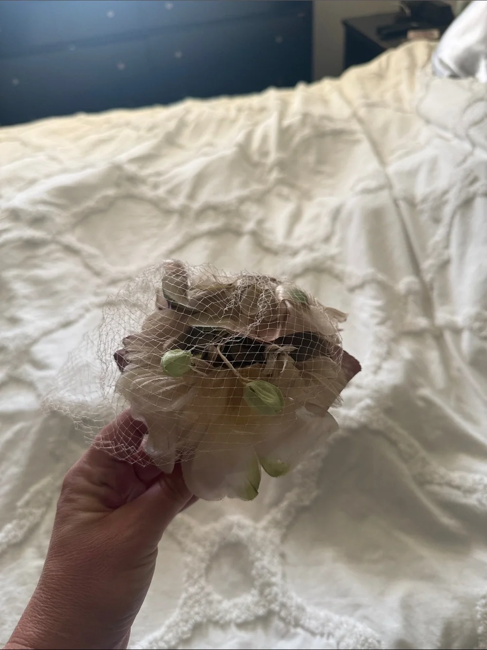Vintage-Inspired Floral Veil Hair Clip - Cream & Blush